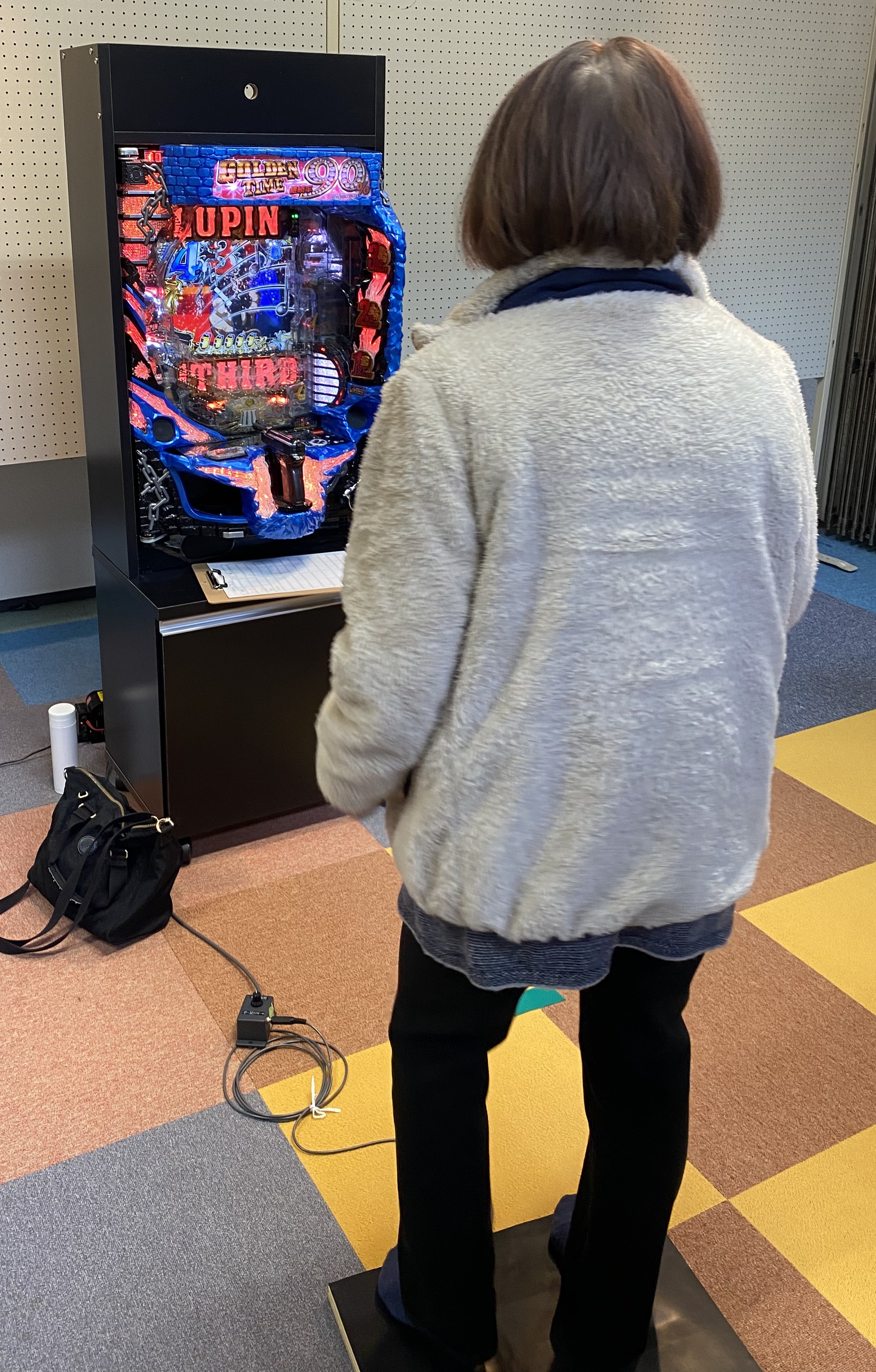 介護施設内で介護予防用パチンコを設置・利用している様子（設置イメージ）